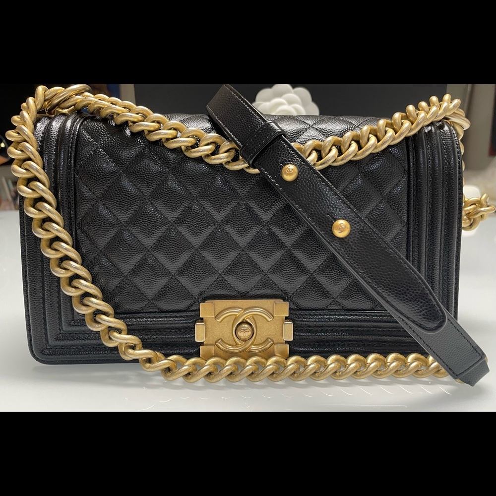 ******SOLD******MEDIUM CHANEL BOY BAG veau grain & Aged gold-Finish Metal